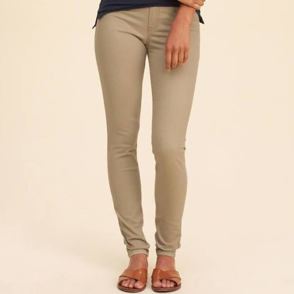 HOLLISTER: Khaki Skinny Jeans